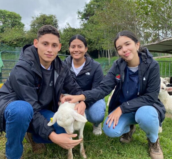 Luis Diego, Arianne and Alejandra (Zamorano Students)